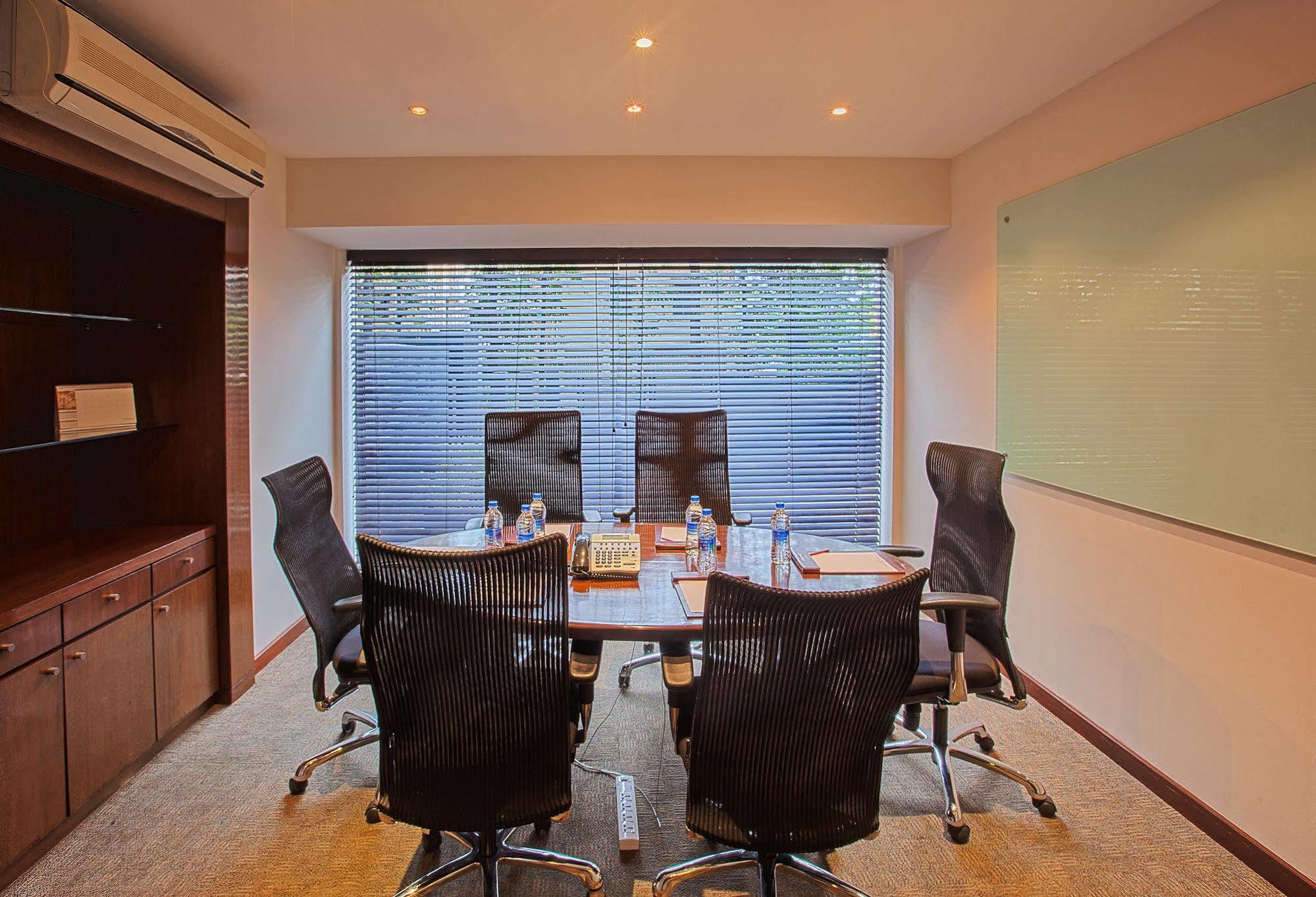 Oakwood Residence Naylor Road Púna Exteriér fotografie