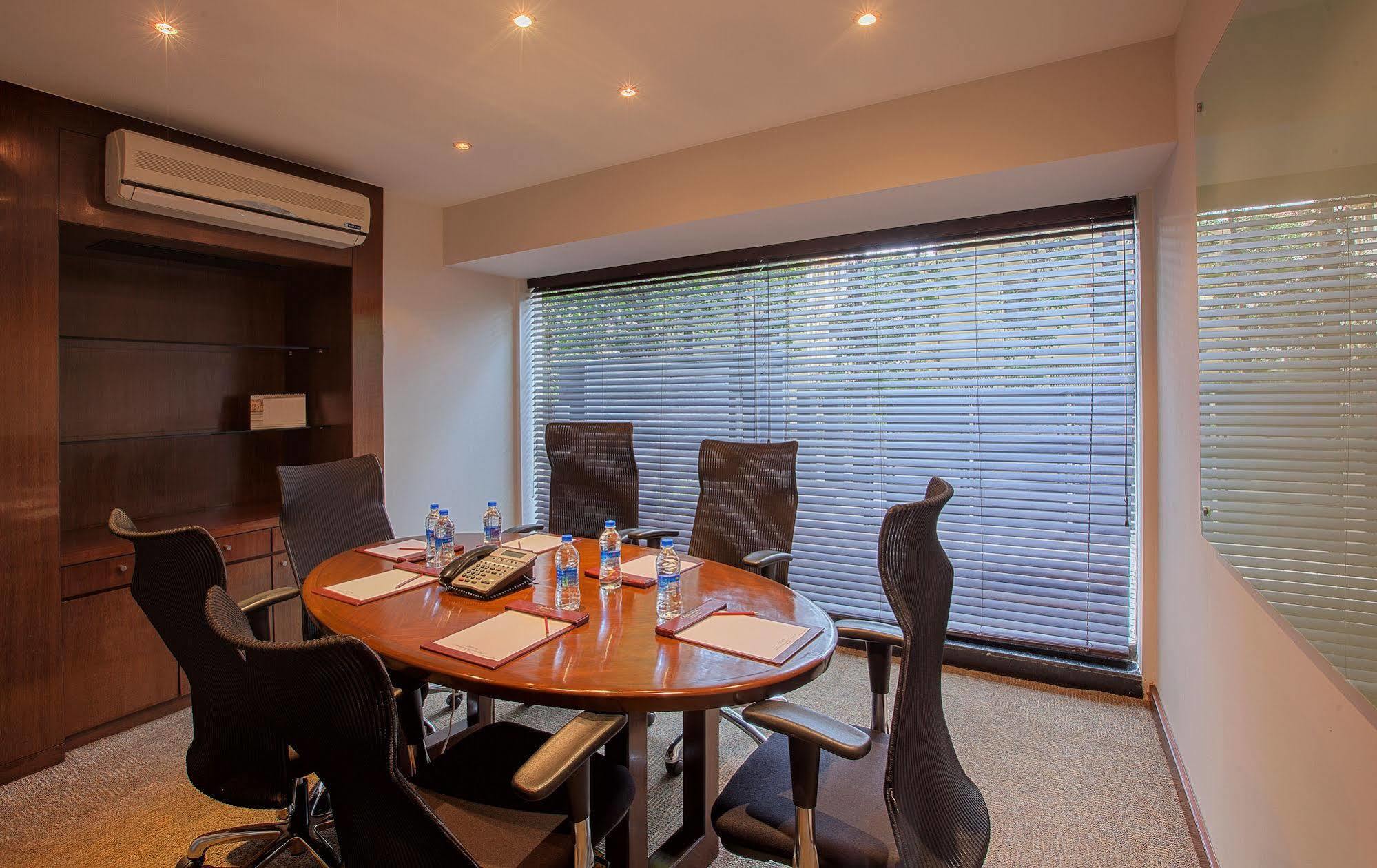 Oakwood Residence Naylor Road Púna Exteriér fotografie